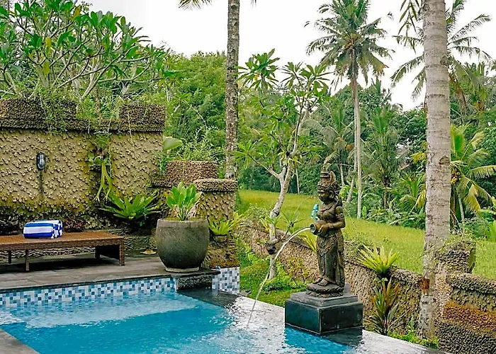 Alvia Joglo House & Private Pool ホテル