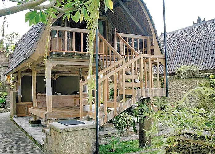 ホテル Alvia Joglo House & Private Pool 5*